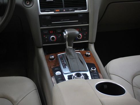 Used 2015 Audi Q7 TDI Premium Plus w/ Premium Plus Package AWD/4WD image 50