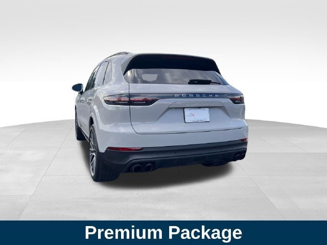 Used 2023 Porsche Cayenne AWD/4WD image 3