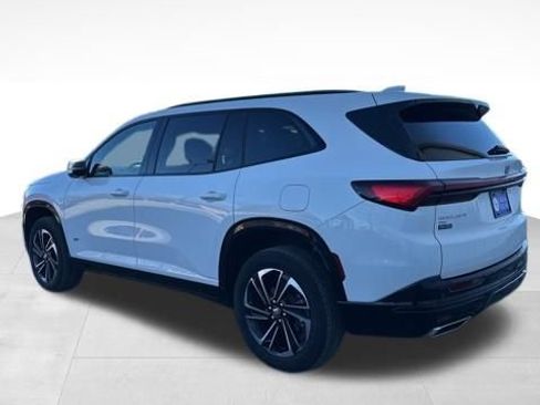 Used 2025 Buick Enclave Sport Touring image 5