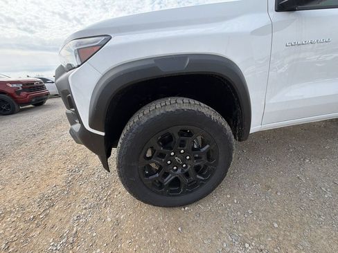 New 2026 Chevrolet Colorado Trail Boss AWD/4WD image 16