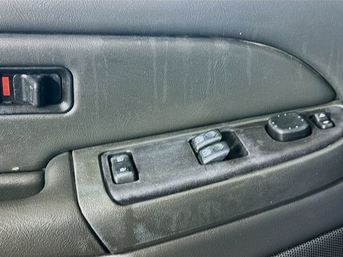 Used 2005 Chevrolet Silverado 1500 LS AWD/4WD image 18