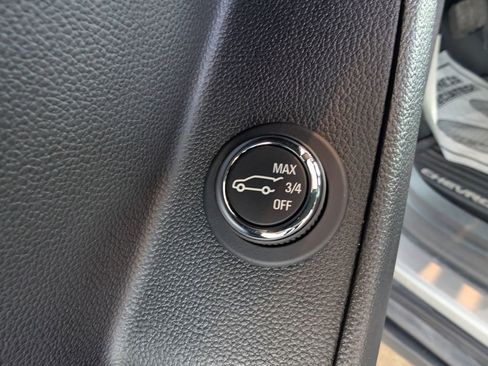 Certified 2023 Chevrolet Traverse LT w/ LT Premium Package image 10