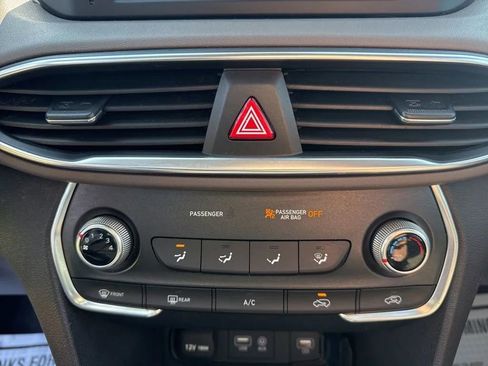 Used 2019 Hyundai Santa Fe SE image 23