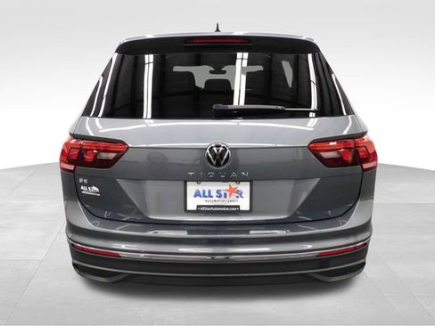 Used 2024 Volkswagen Tiguan SE image 7