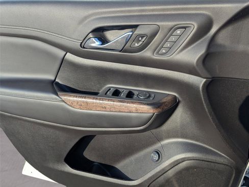 Used 2022 GMC Acadia Denali image 19