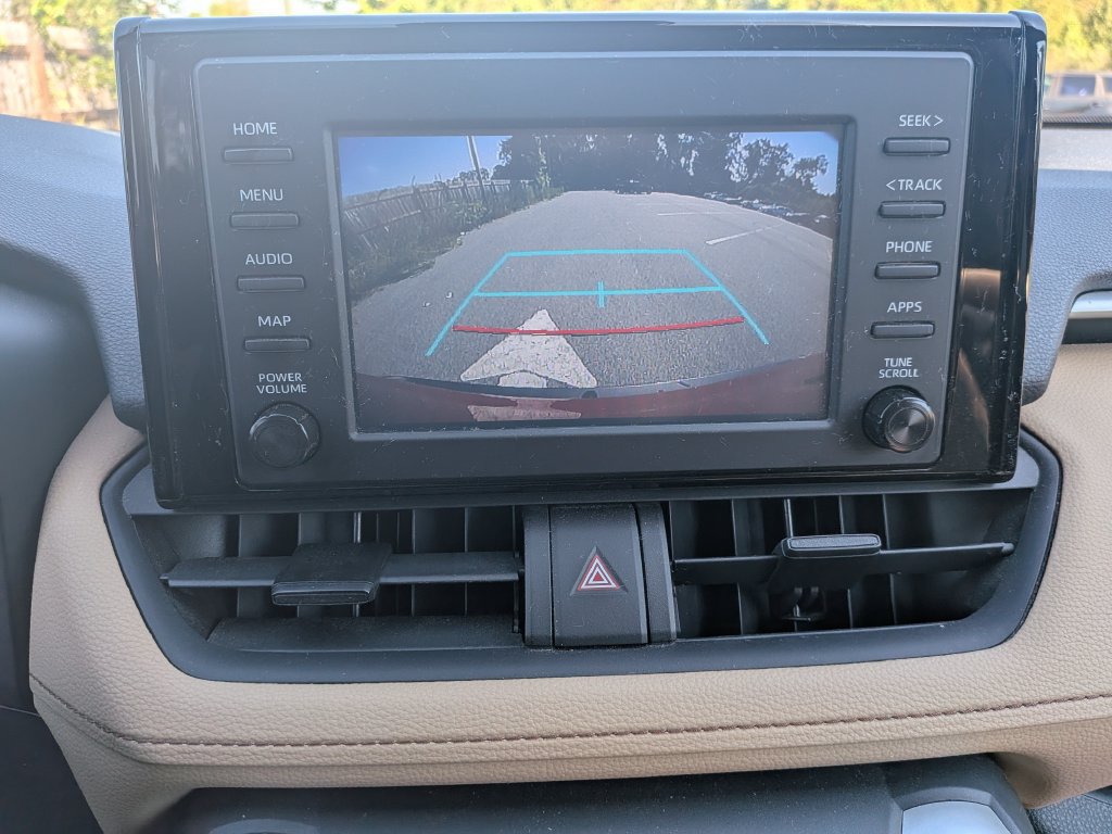 Used 2019 Toyota RAV4 LE AWD/4WD image 19