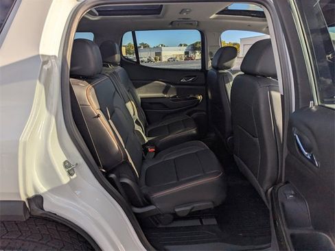 Used 2022 GMC Acadia AT4 w/ Technology Package image 18