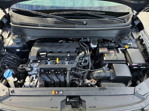 Used 2025 Hyundai Venue SE image 10