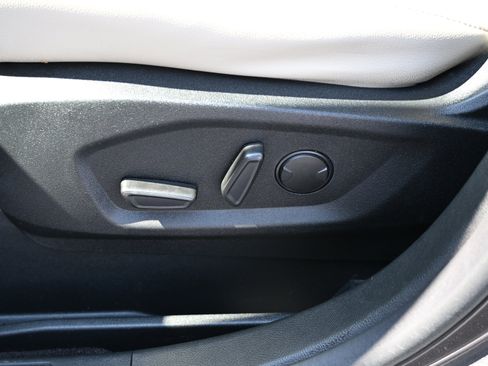 Used 2020 Ford Edge Titanium w/ Equipment Group 301A FWD image 23
