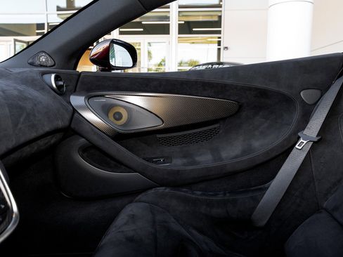 Used 2019 McLaren 600LT image 25