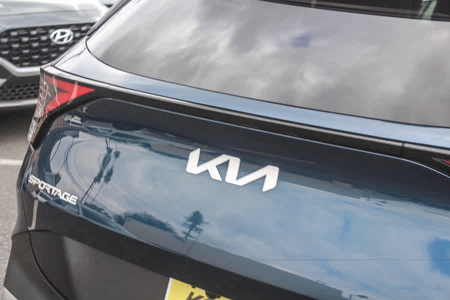 Used 2023 Kia Sportage EX AWD/4WD image 9