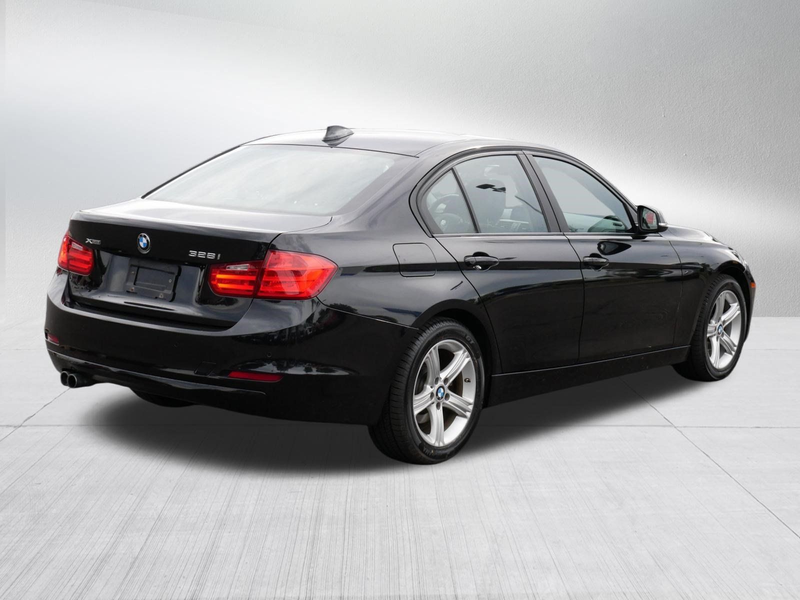 Used 2015 BMW 328i xDrive Sedan AWD/4WD image 7