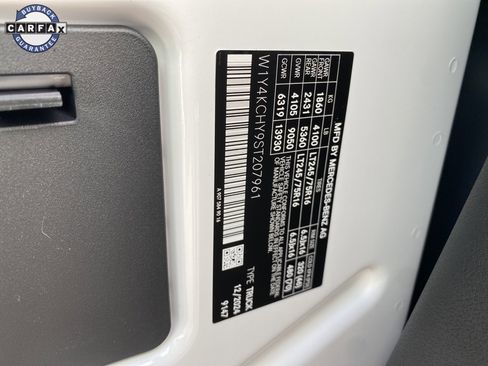 Used 2025 Mercedes-Benz Sprinter 2500 image 32