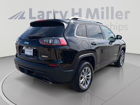 Used 2019 Jeep Cherokee Latitude Plus w/ Cold Weather Group AWD/4WD image 5