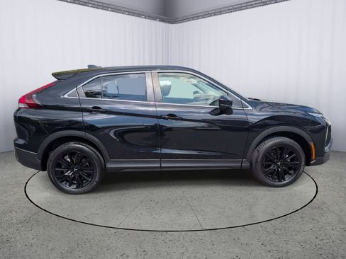 Used 2024 Mitsubishi Eclipse Cross LE AWD/4WD image 2