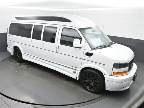 Used 2022 GMC Savana 2500 Explorer Conversion Van image 18