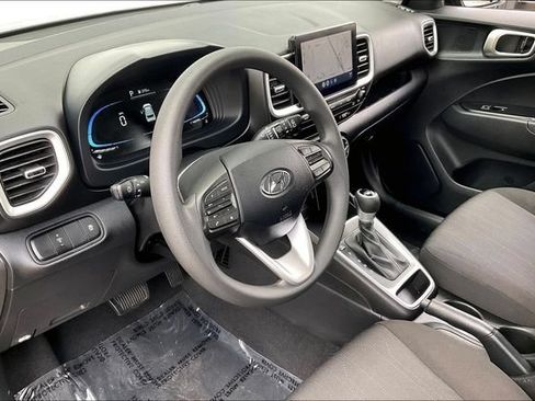 Certified 2026 Hyundai Venue SE FWD image 15