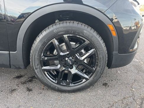 Used 2022 Chevrolet Blazer LT w/ Sound & Technology Package image 5