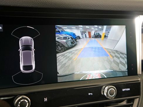 New 2026 Porsche Macan image 28