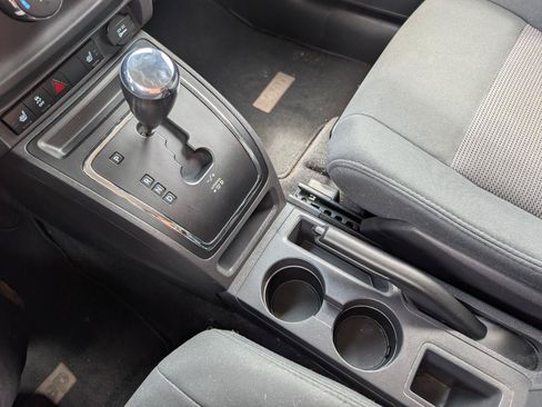 Used 2011 Jeep Patriot Latitude FWD image 21