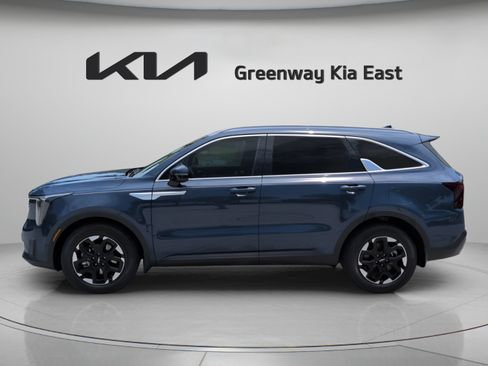 Certified 2025 Kia Sorento S w/ Panoramic Sunroof Package FWD image 9