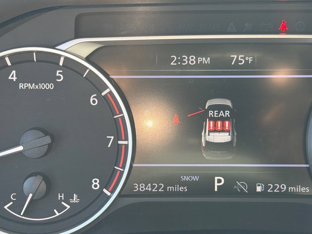 Used 2025 Nissan Rogue SV AWD/4WD image 27