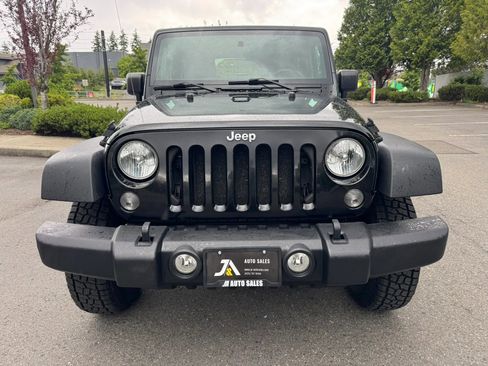 Used 2014 Jeep Wrangler Rubicon AWD/4WD image 3