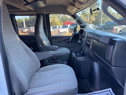 Used 2016 Chevrolet Express 3500 LT w/ LT Preferred Equipment Group image 20