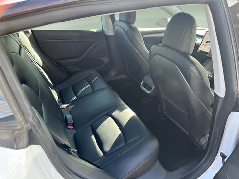 Used 2021 Tesla Model 3 Standard Range Plus image 30