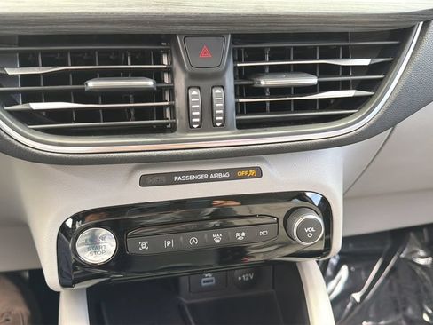 Used 2023 Ford Escape Platinum w/ Premium Technology Package AWD/4WD image 23