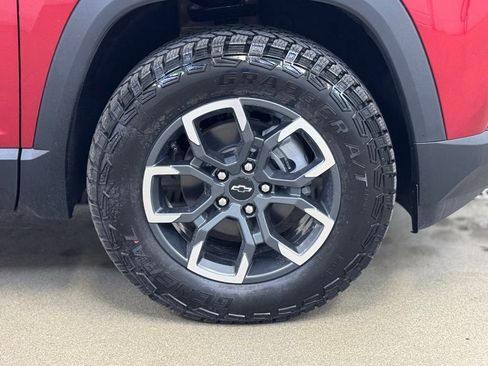 New 2026 Chevrolet Equinox ACTIV w/ Convenience Package III AWD/4WD image 4