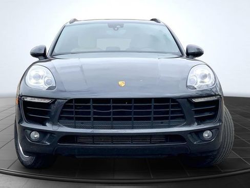 Used 2018 Porsche Macan AWD/4WD image 3