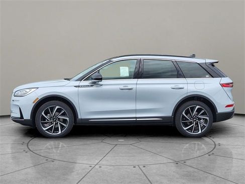 New 2026 Lincoln Corsair Reserve image 9