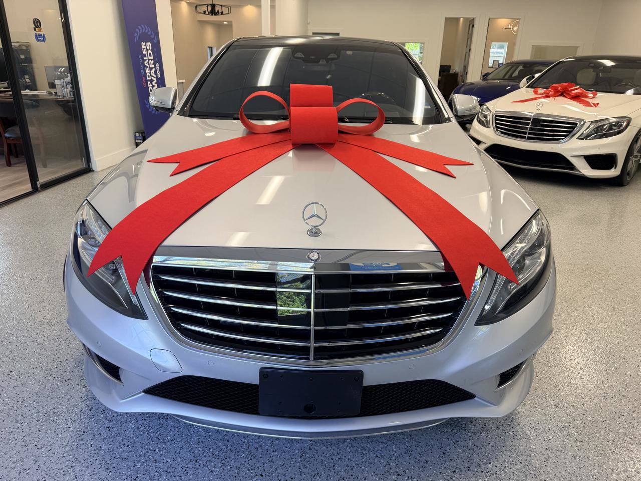 Used 2015 Mercedes-Benz S 550 Sedan image 3