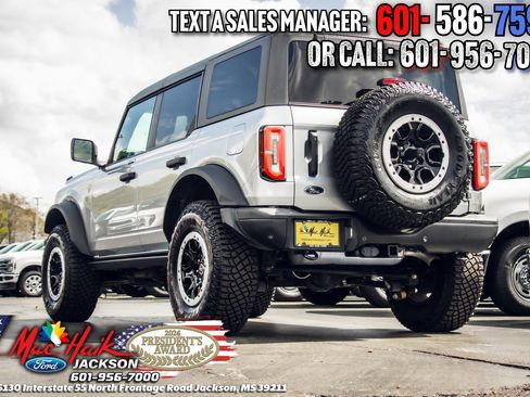 Used 2022 Ford Bronco Badlands image 5