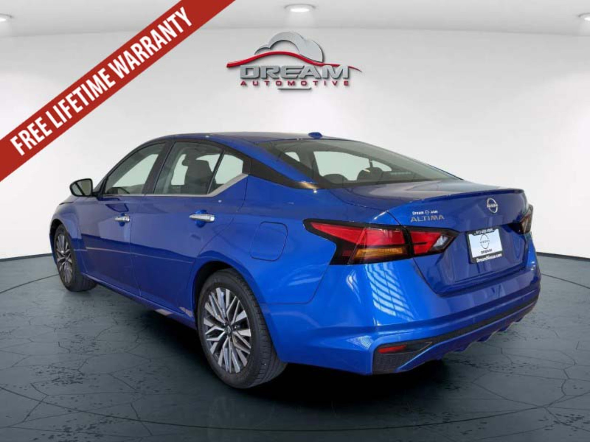 Used 2025 Nissan Altima 2.5 SV FWD image 6