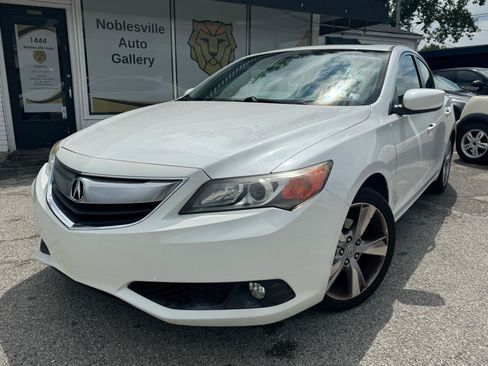 Used 2013 Acura ILX w/ Technology Package FWD image 2