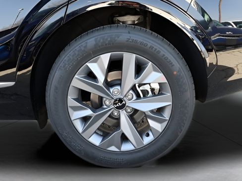 Used 2025 Kia Sportage SX FWD image 9