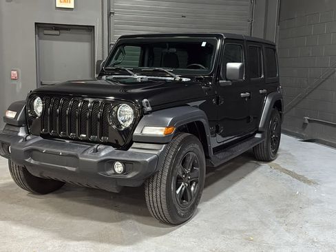 Used 2022 Jeep Wrangler Unlimited Sport AWD/4WD image 3