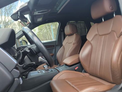 Used 2019 Audi Q5 2.0T Premium Plus w/ Premium Plus Package image 19