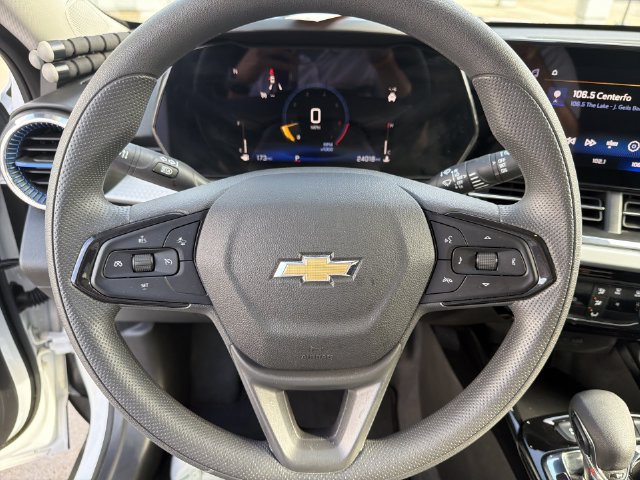 Used 2026 Chevrolet Trax LT FWD image 23