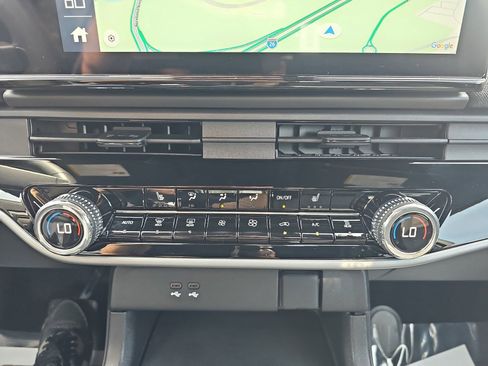 Used 2024 Honda Prologue EX image 25