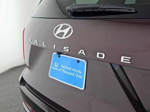 Used 2023 Hyundai Palisade Limited AWD/4WD image 14