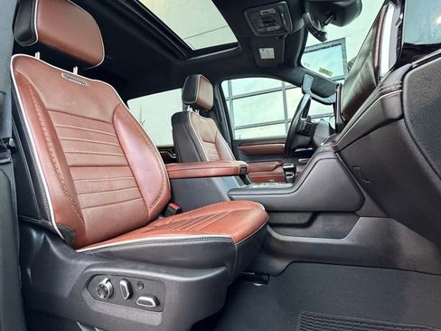 Used 2024 GMC Sierra 1500 Denali Ultimate image 12