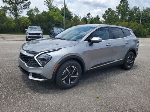 New 2025 Kia Sportage LX image 2