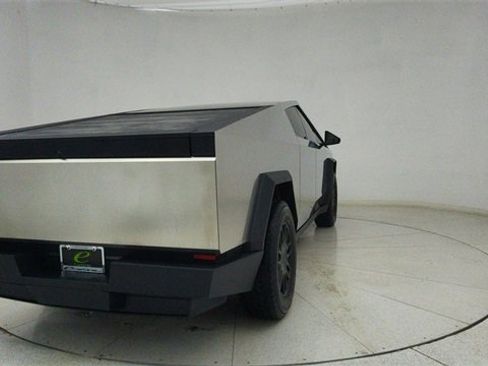Used 2025 Tesla Cybertruck AWD Crew Cab image 65