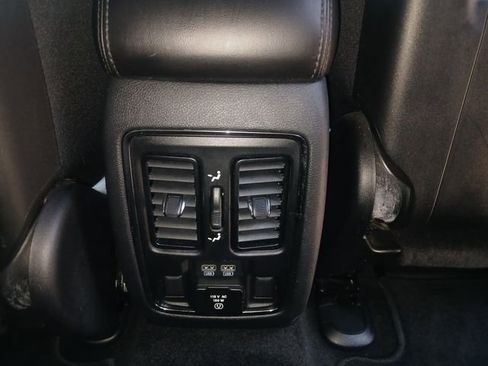 Used 2019 Jeep Grand Cherokee Limited AWD/4WD image 48