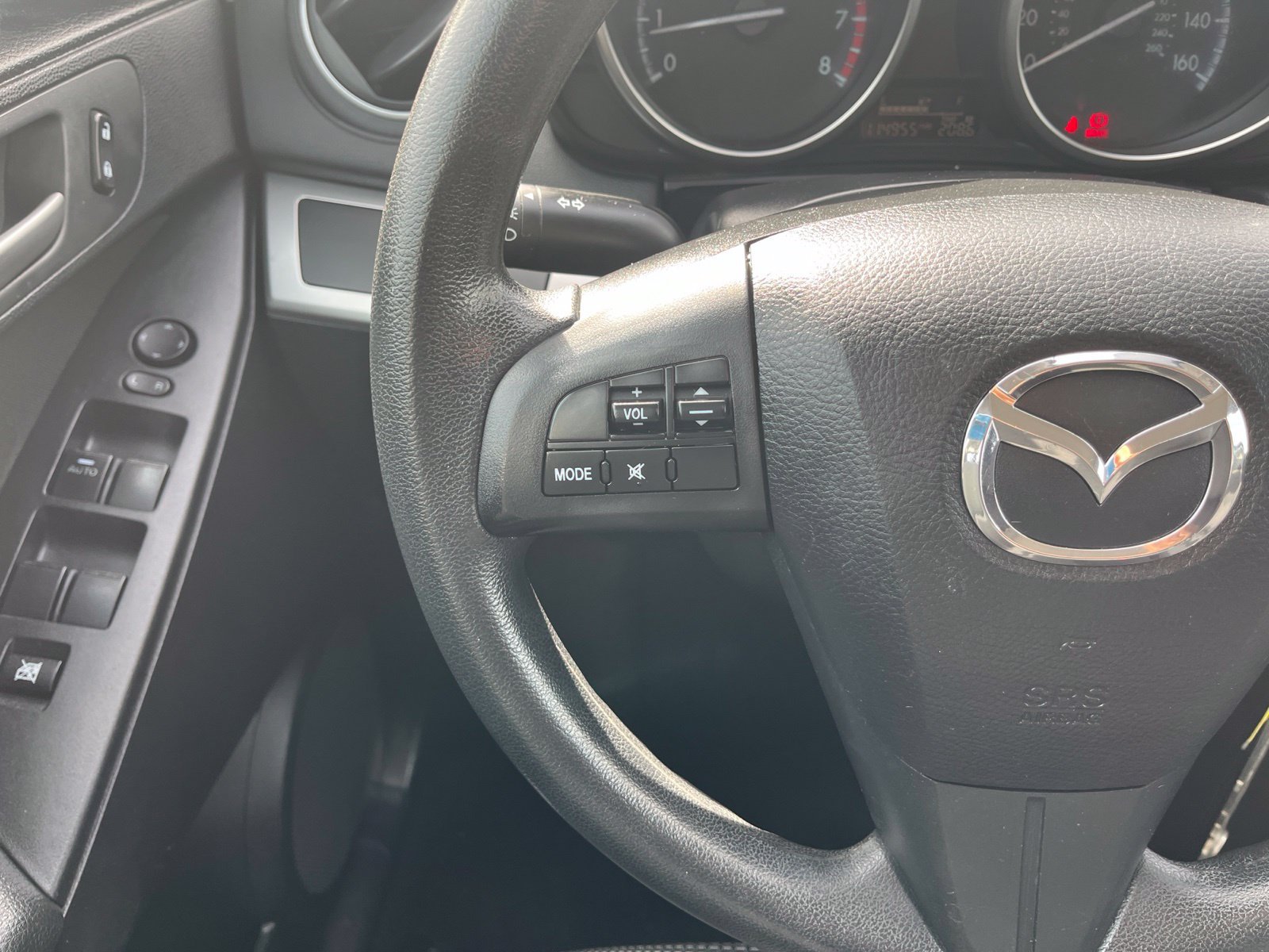 Used 2013 MAZDA MAZDA3 i SV FWD image 21