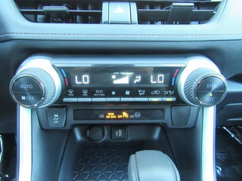 Used 2025 Toyota RAV4 LE image 38