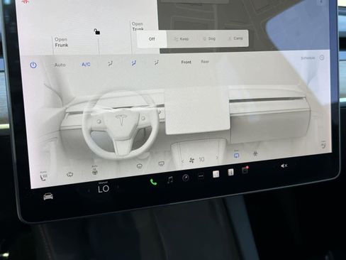 Used 2022 Tesla Model Y Long Range image 16